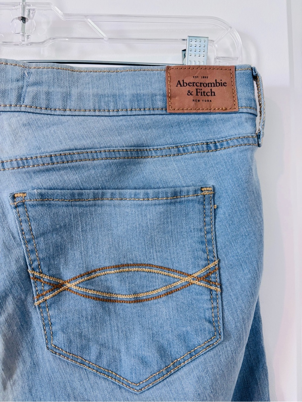 Abercrombie & Fitch Womens Light Wash Skinny Leg Jeans